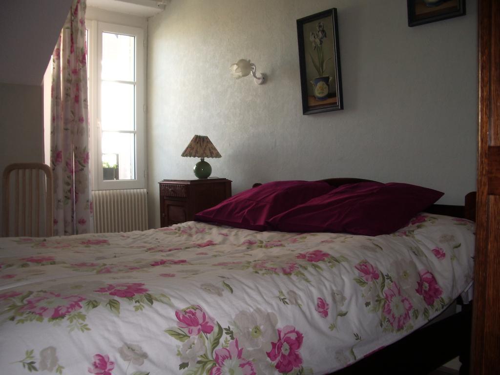 Plaimpied-Givaudins Les Glycines Bed & Breakfast エクステリア 写真