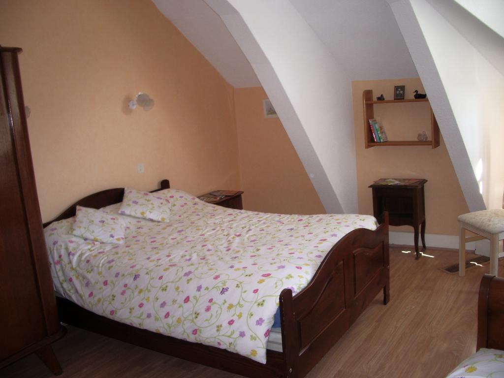 Plaimpied-Givaudins Les Glycines Bed & Breakfast エクステリア 写真